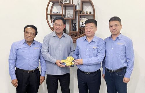 Mr. Gao Bo, Director and VP of Chifeng Gold and President of LXML,Paid a Visit to Mr. Alounxai Sounnalath, Minister and Head of Prime Minister's Office