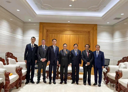 Wang Jianhua, Chairman of Chifeng Gold, paid a visit to Saysomphone Phomvihane, Chairman of the Lao National Assembly