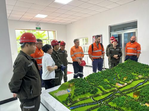 A delegation from LXML Sepon Mine of Chifeng Gold visited domestic mining subsidiaries for investigation