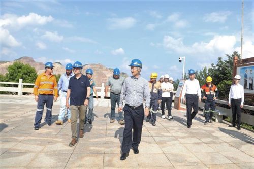 Chairman Wang Jianhua Took the LXML Sepon Team for a Learning Visit to Shandong Gold and Zijin Mining